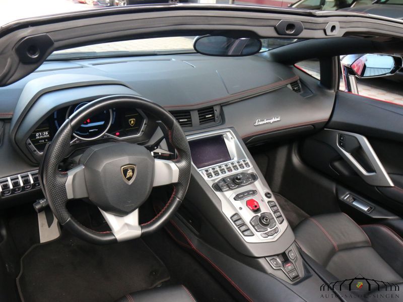 Lamborghini Aventador Roadster LP700-4