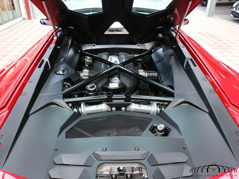 Lamborghini Aventador Roadster LP700-4