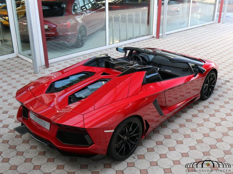Lamborghini Aventador Roadster LP700-4