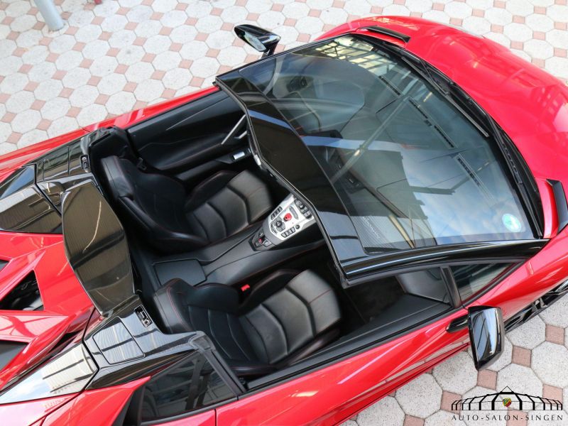 Lamborghini Aventador Roadster LP700-4