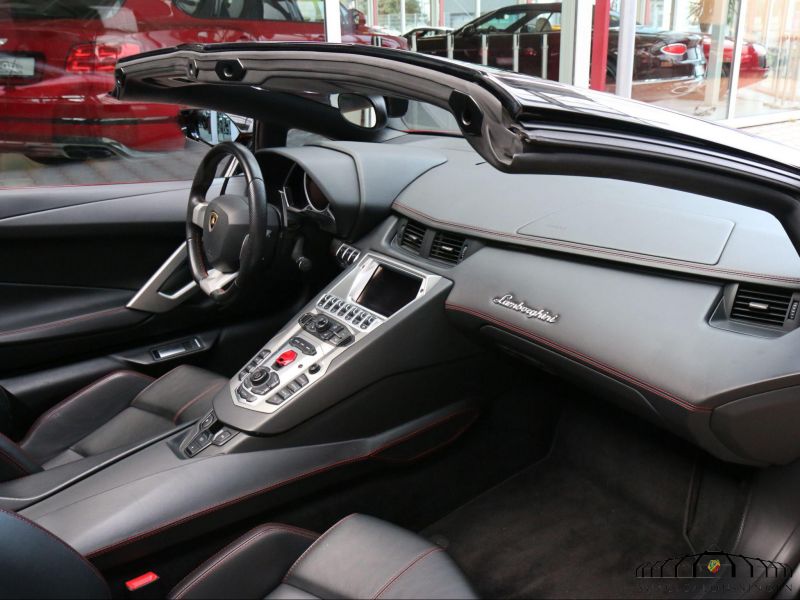 Lamborghini Aventador Roadster LP700-4