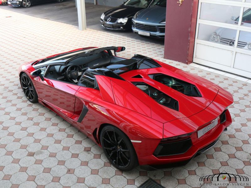 Lamborghini Aventador Roadster LP700-4