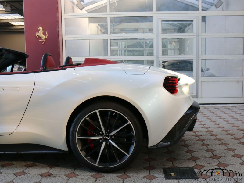 Aston Martin Vanquish Zagato Volante