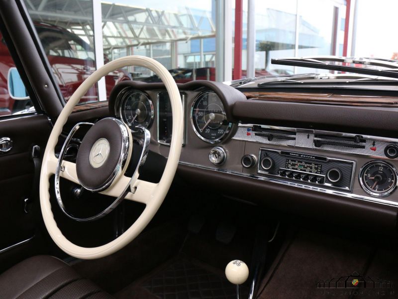 Mercedes-Benz 230 SL Pagode  