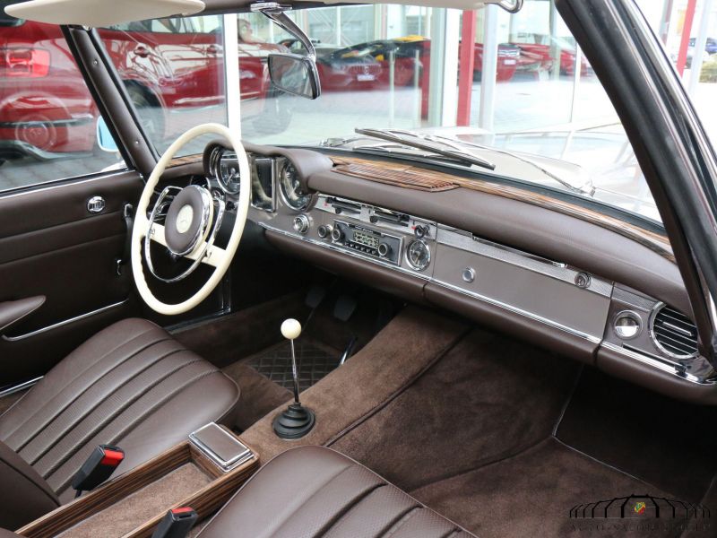 Mercedes-Benz 230 SL Pagode  