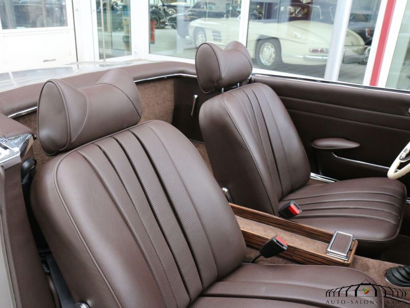 Mercedes-Benz 230 SL Pagode  