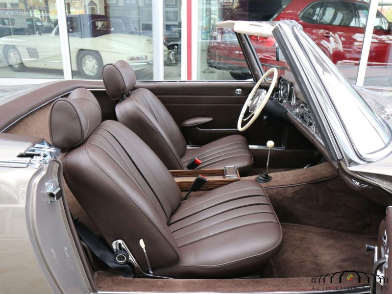 Mercedes-Benz 230 SL Pagode  