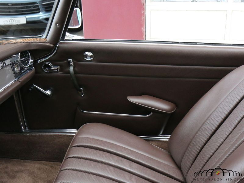 Mercedes-Benz 230 SL Pagode  
