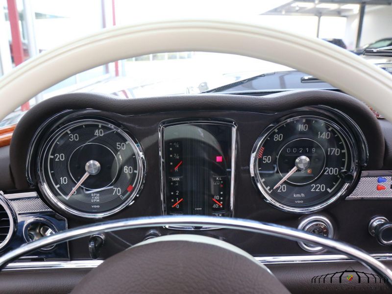 Mercedes-Benz 280 SL Pagode 