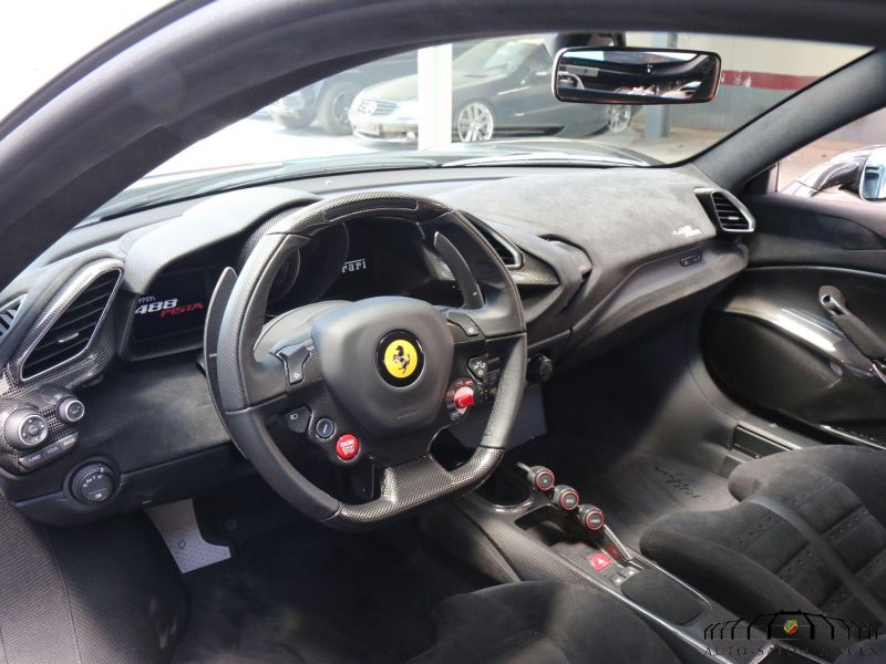 Ferrari 488 Pista