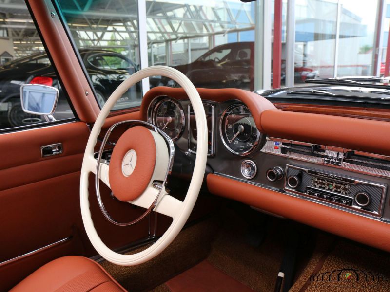 Mercedes-Benz 280 SL Pagode 