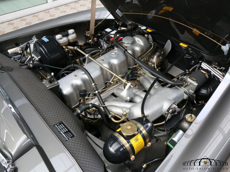 Mercedes-Benz 280 SL Pagode 
