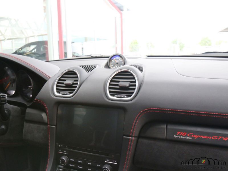 Porsche Cayman 718 GT4 