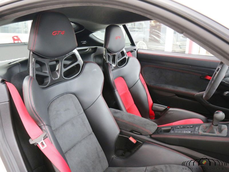 Porsche Cayman 718 GT4 