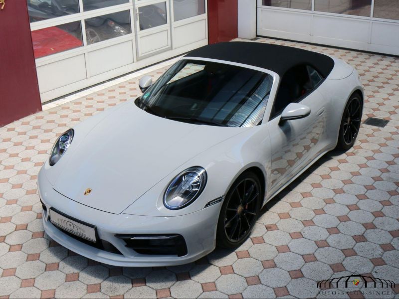 Porsche 992 Carrera 4S Cabrio