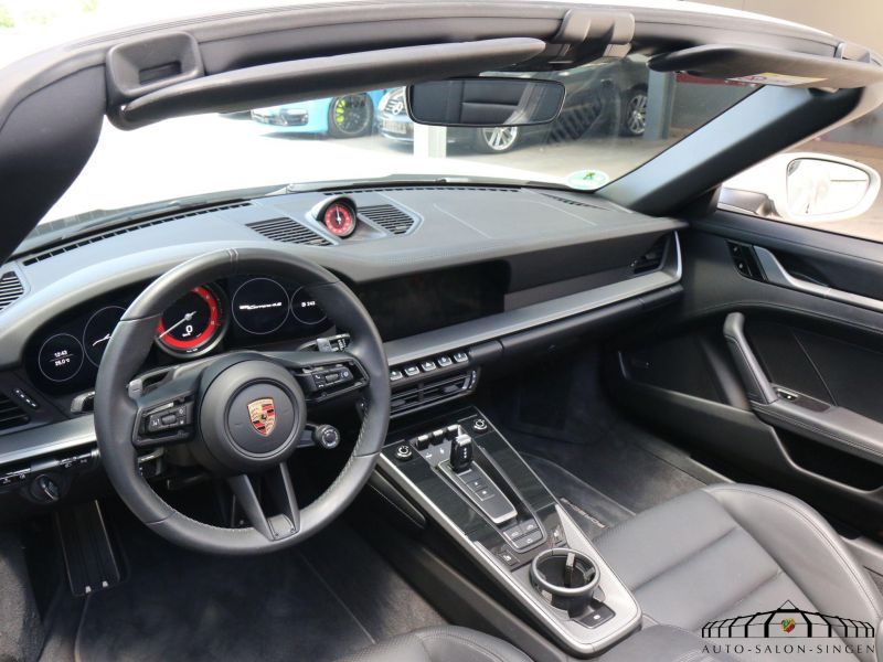 Porsche 992 Carrera 4S Cabrio