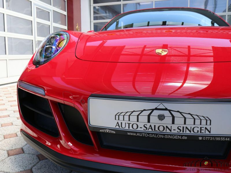 Porsche 991 Carrera 4 GTS