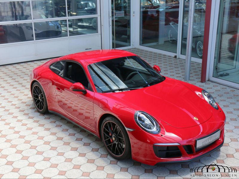 Porsche 991 Carrera 4 GTS