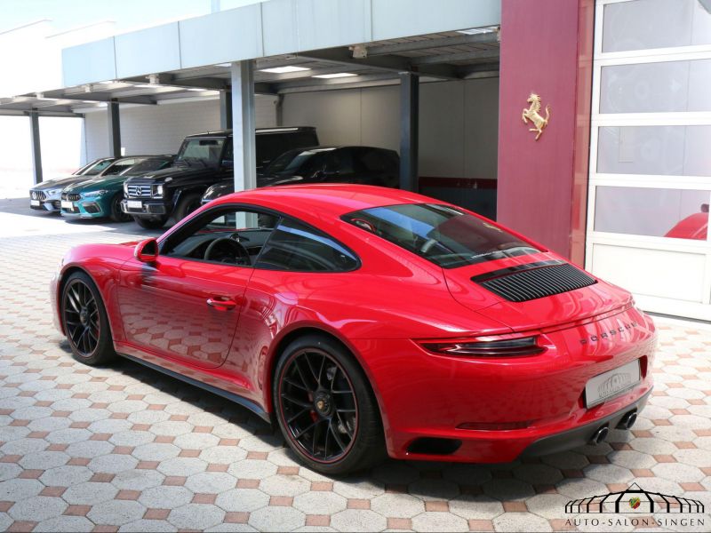 Porsche 991 Carrera 4 GTS