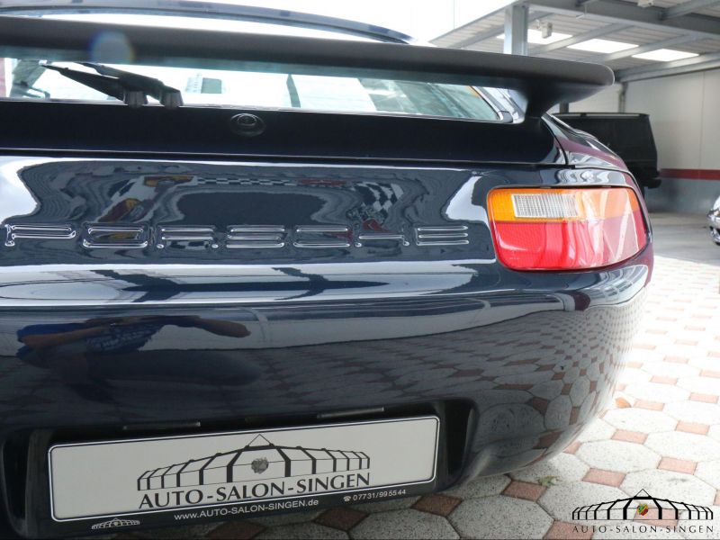 Porsche 928 S4
