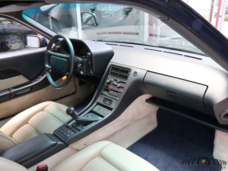 Porsche 928 S4
