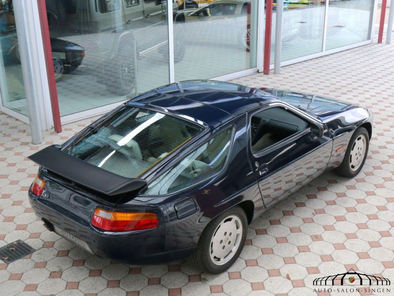 Porsche 928 S4