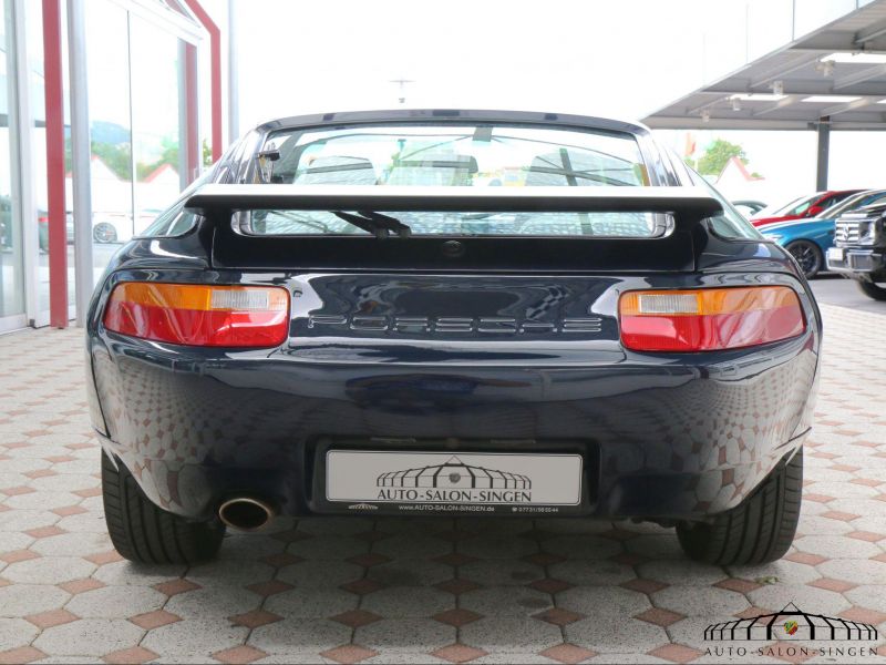 Porsche 928 S4