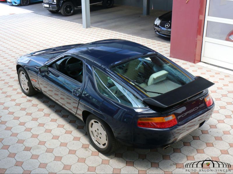 Porsche 928 S4