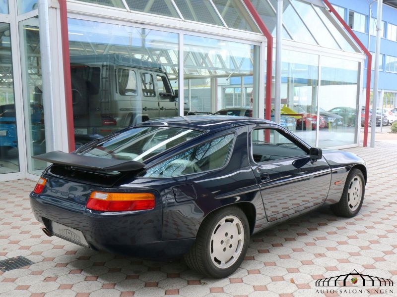 Porsche 928 S4