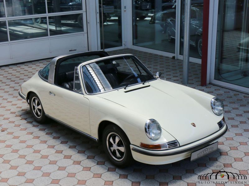 Porsche 911 E Targa 2.2