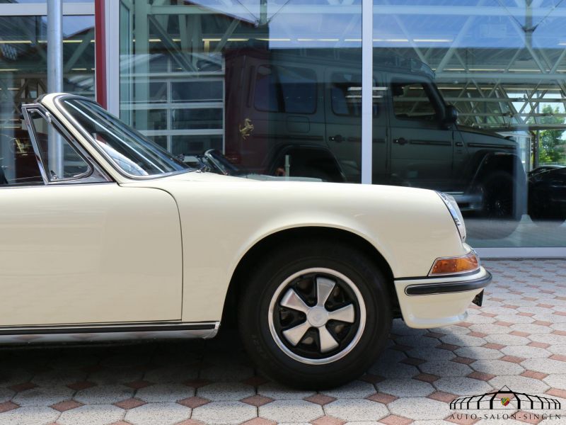 Porsche 911 E Targa 2.2