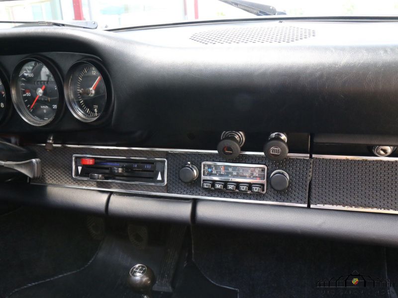 Porsche 911 E Targa 2.2