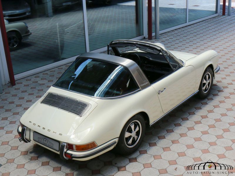 Porsche 911 E Targa 2.2