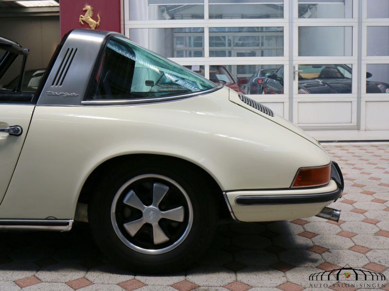 Porsche 911 E Targa 2.2