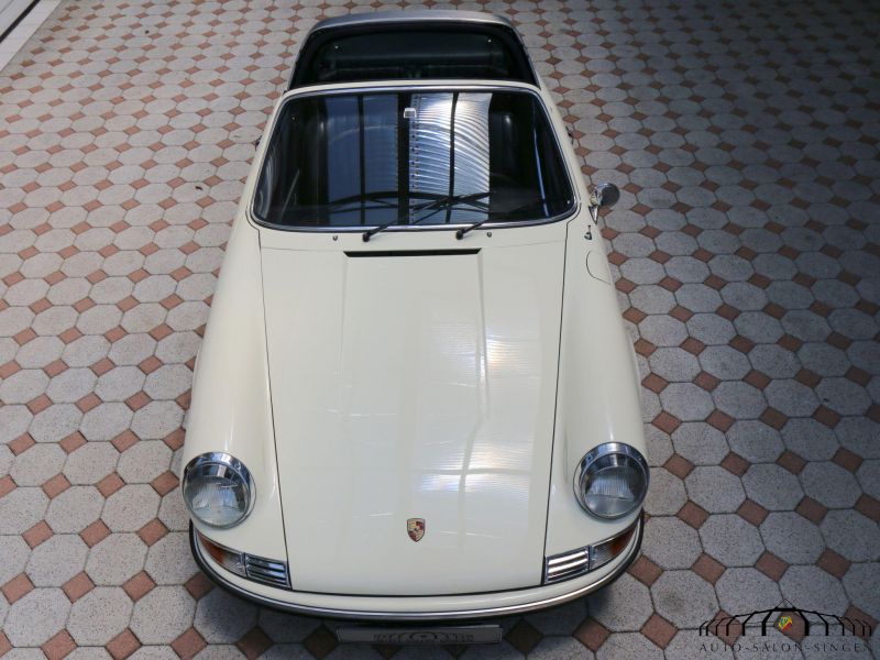 Porsche 911 E Targa 2.2