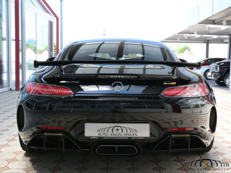 Mercedes-Benz AMG GT R Coupe