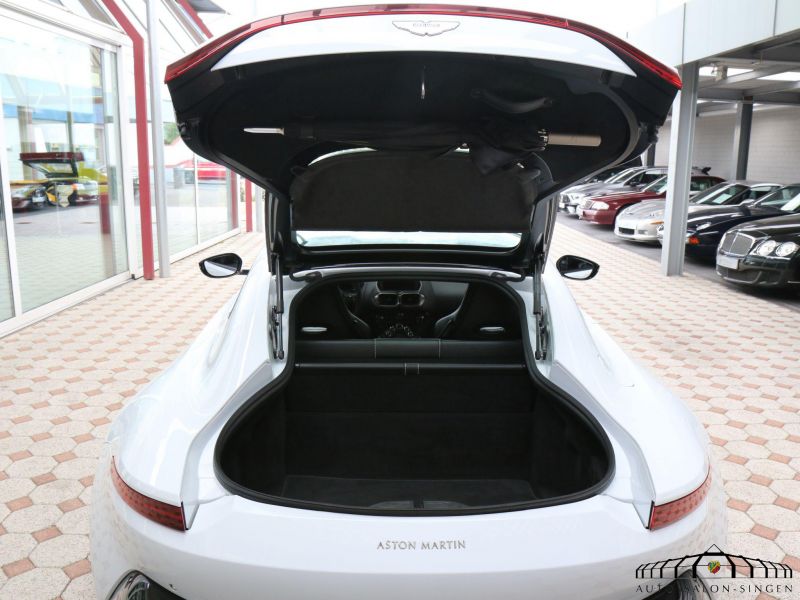 Aston Martin V8 Vantage Coupe 
