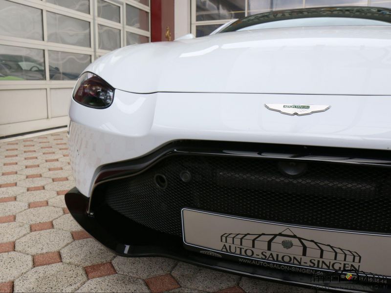 Aston Martin V8 Vantage Coupe 