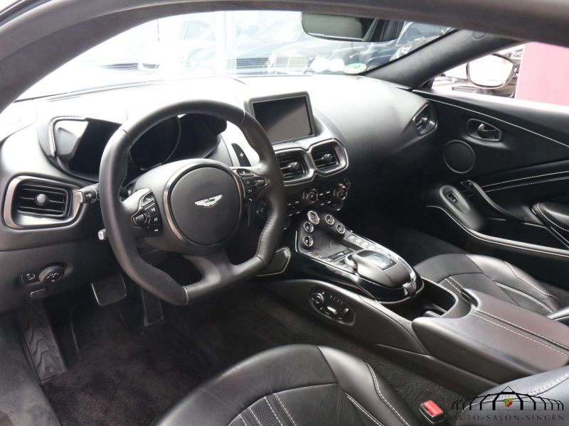 Aston Martin V8 Vantage Coupe 