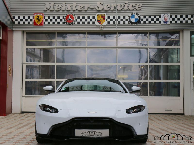 Aston Martin V8 Vantage Coupe 