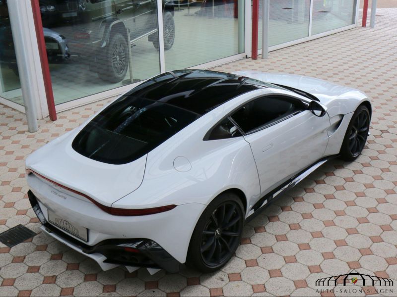 Aston Martin V8 Vantage Coupe 