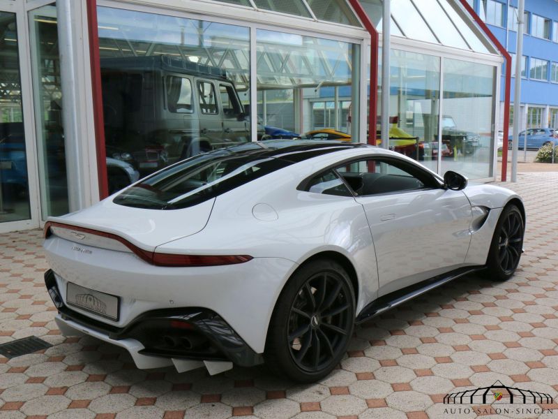 Aston Martin V8 Vantage Coupe 