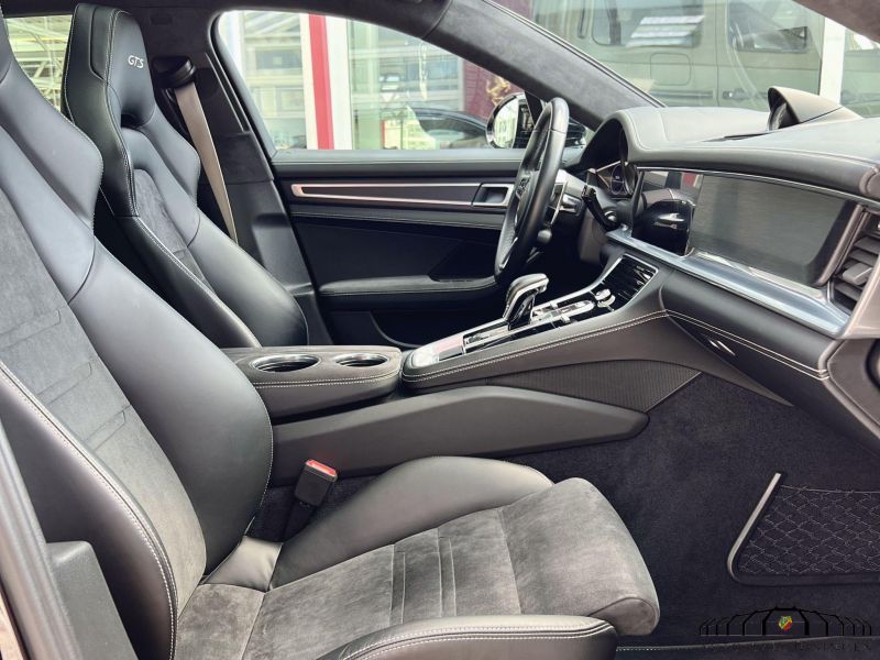 Porsche Panamera GTS Sport Turismo