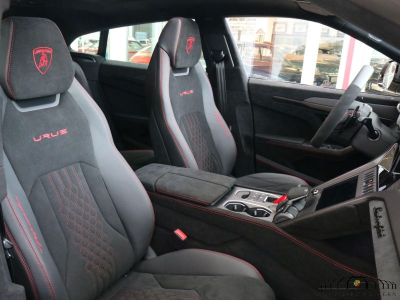 Lamborghini Urus Performante