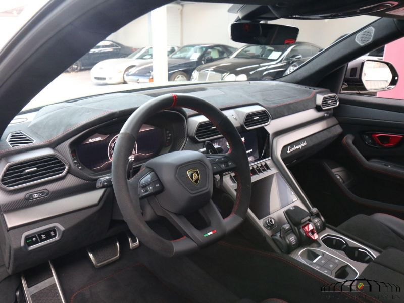 Lamborghini Urus Performante