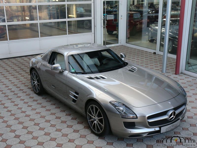 Mercedes-Benz SLS AMG