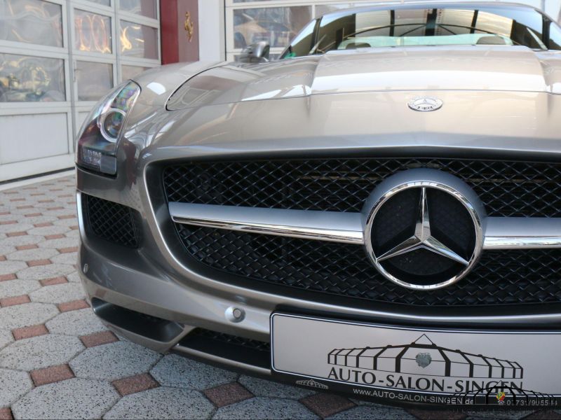 Mercedes-Benz SLS AMG