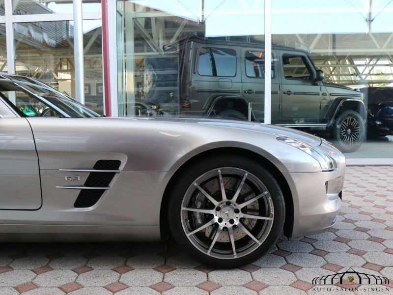 Mercedes-Benz SLS AMG