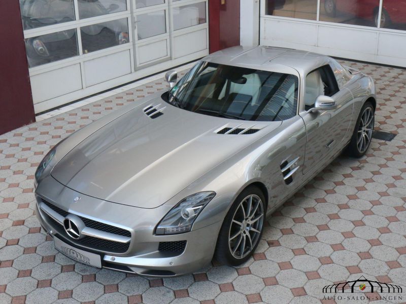 Mercedes-Benz SLS AMG