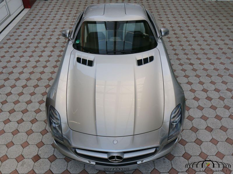 Mercedes-Benz SLS AMG